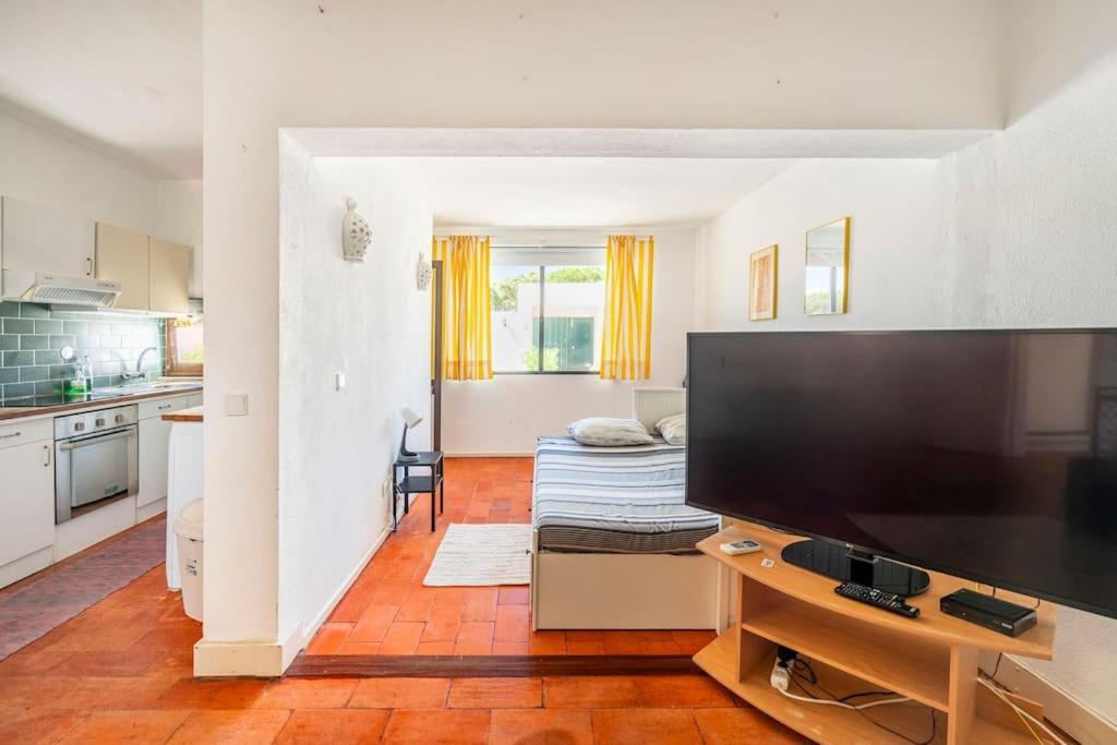 Sunny Villa With Golf Front View วิลาโมรา ภายนอก รูปภาพ