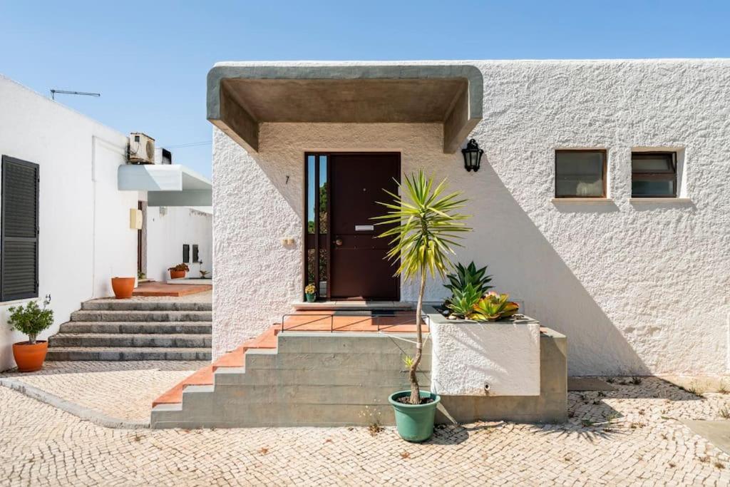 Sunny Villa With Golf Front View วิลาโมรา ภายนอก รูปภาพ